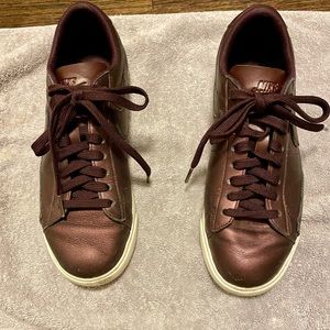 Nike low blazer metallic maroon burgundy  *DISCOUNTED SHIPPING*
